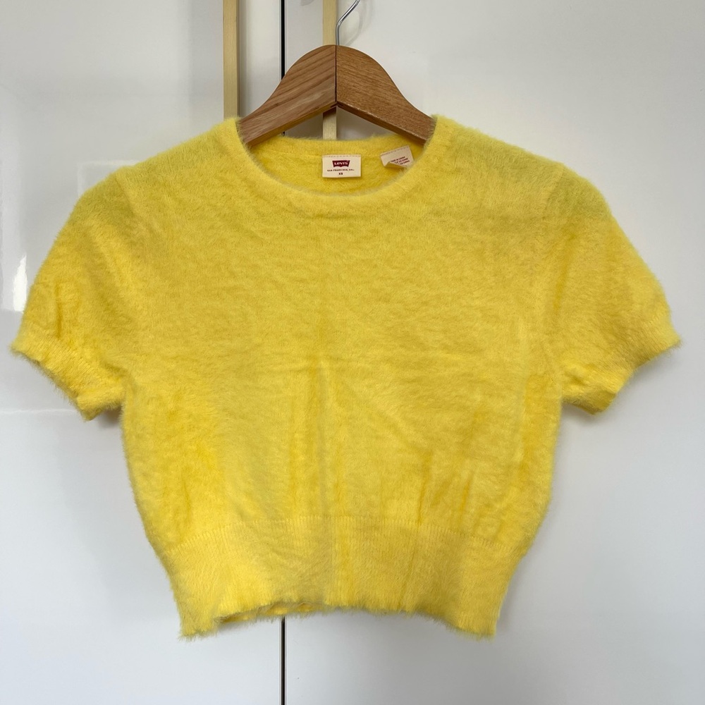 Levi's Cropped Fit Fuzzy Round Neck Short Sleeve Top